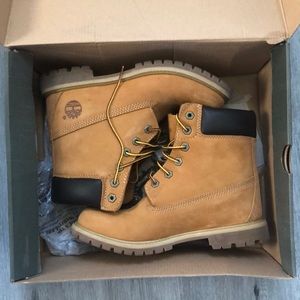Timberland boots Woman’s size 8.5